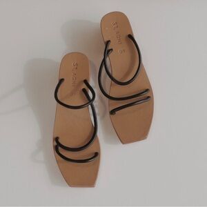 St. Agni 37 Nikko Black Strappy Sandal